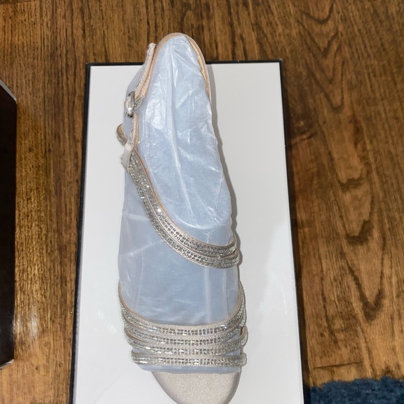 NEVER WORN SHOES - Picture 3 of 3